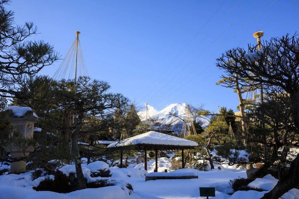 ホテル Fujisan Onsen Bessho Sasa 富士吉田市 エクステリア 写真