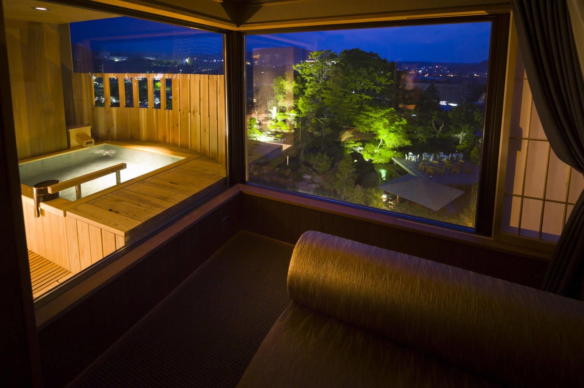 ホテル Fujisan Onsen Bessho Sasa 富士吉田市 エクステリア 写真
