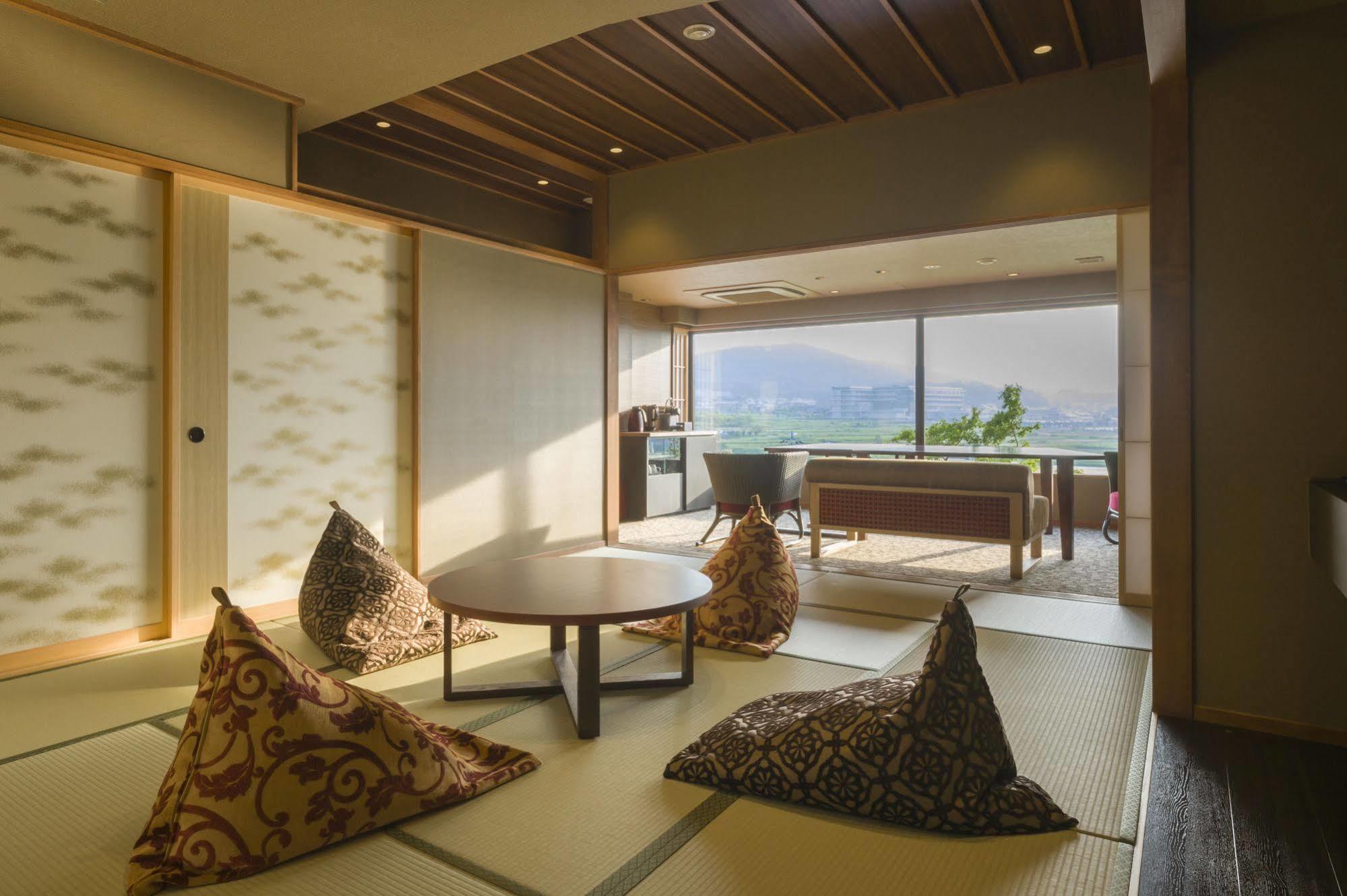 ホテル Fujisan Onsen Bessho Sasa 富士吉田市 エクステリア 写真